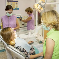 clinica dental en malaga romeral