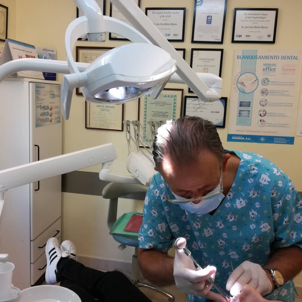 Clínica Dental en Málaga Dr. José Luis Medina Moreno