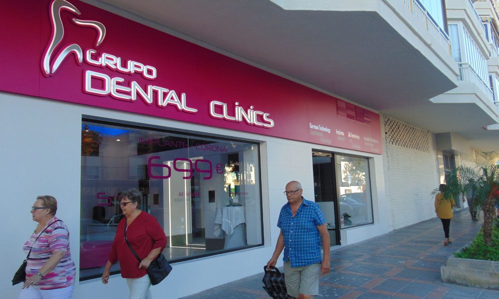Clínica dental en Málaga. Grupo dental Clinics Fuengirola Los Boliches.